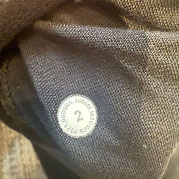 Lululemon Scuba Jogger - size 2 - Picture 6 of 7